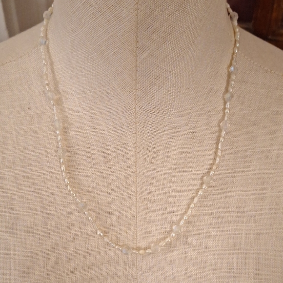 RICE PEARL FRESHWATER NECKLACE With Opalescent Glass Beads - Picture 1 of 4